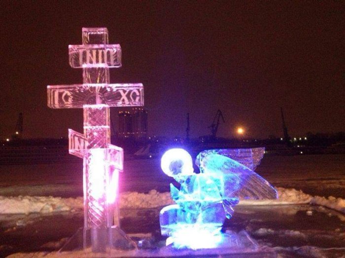 Творческой группой "Арт Блисс" созданы ледяные скульптуры в Парке Северное Тушино 2015 г.