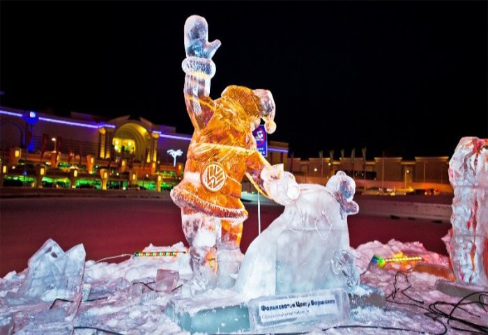 Творческой группой "Арт Блисс" созданы Ледяные скульптуры в ТЦ Вегас